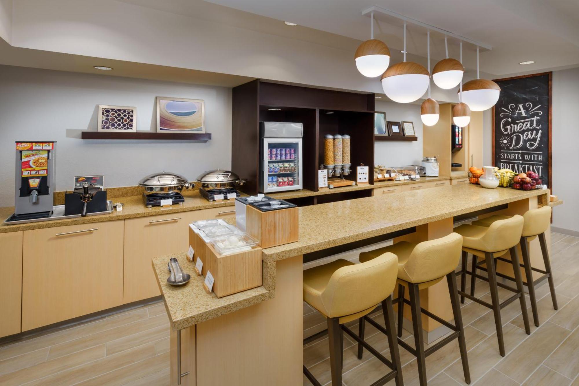 Towneplace Suites Manchester-Boston Regional Airport Exterior foto